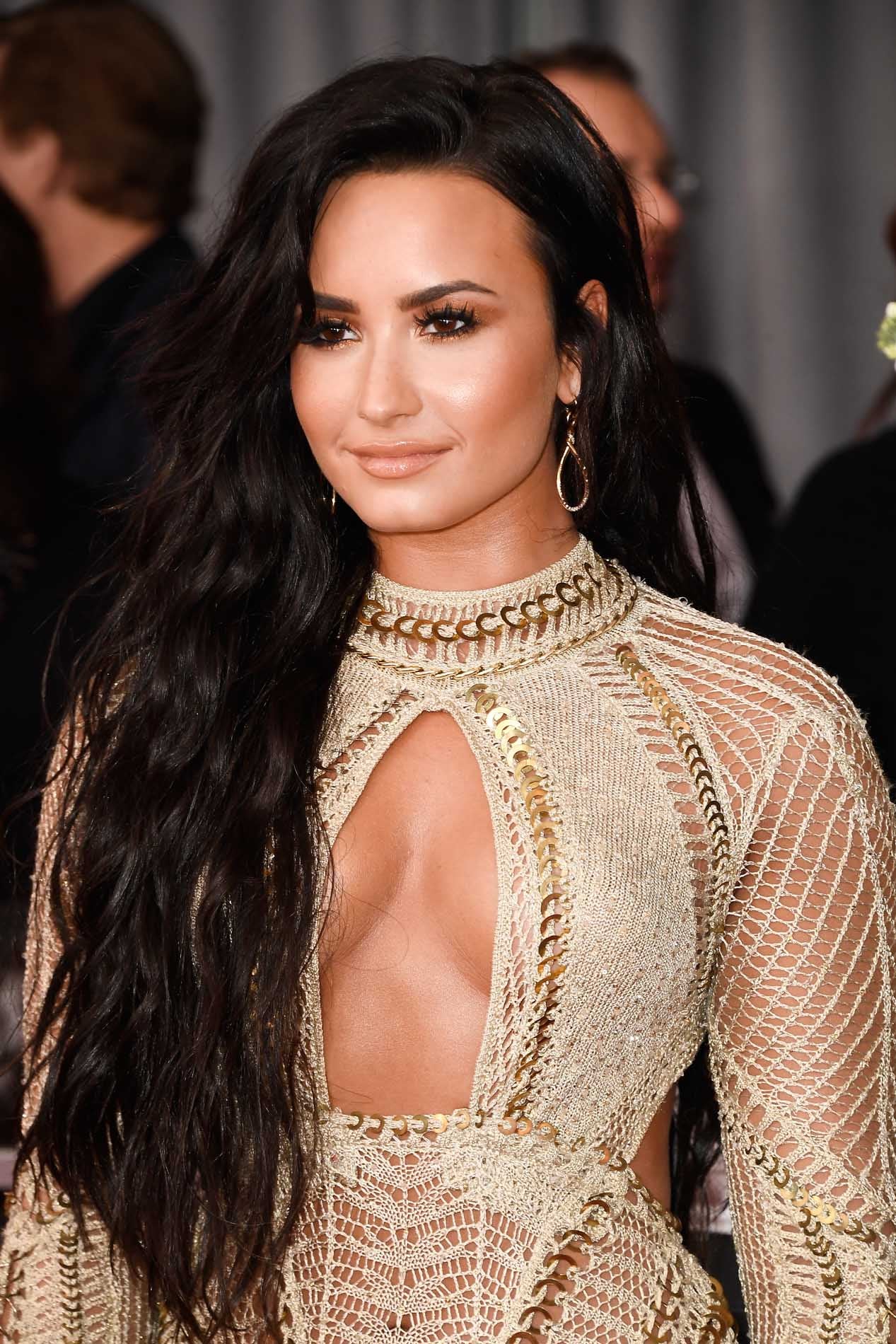 Los mejores maquillajes de las famosas en 2017: Demi Lovato enlos grammy