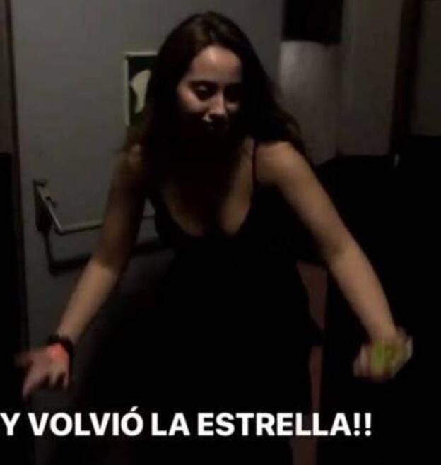 Andreíta ejerciendo de DJ en una imagen colgada por una de sus amigas.