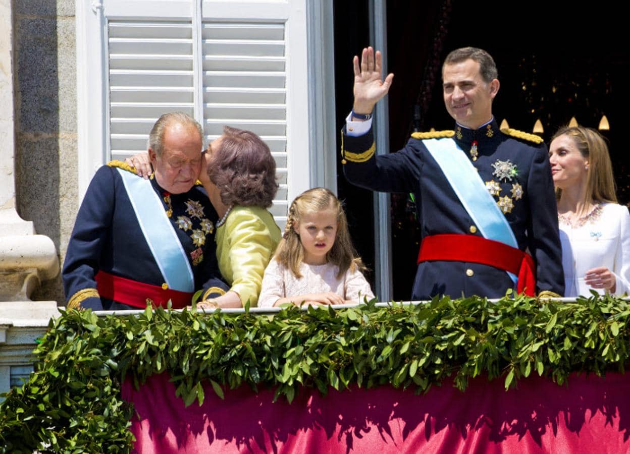 Juan Carlos I: Celebración de Investidura