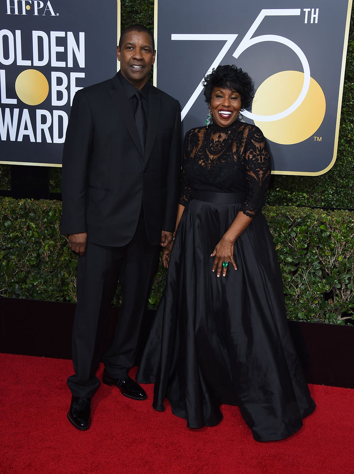 Parejas en la alfombra roja de los Globos de Oro 2018: Denzel y Pauletta Washington