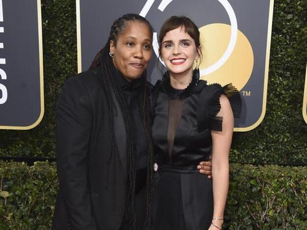 Marai Larasi y Emma Watson en los Globos de Oro 2018