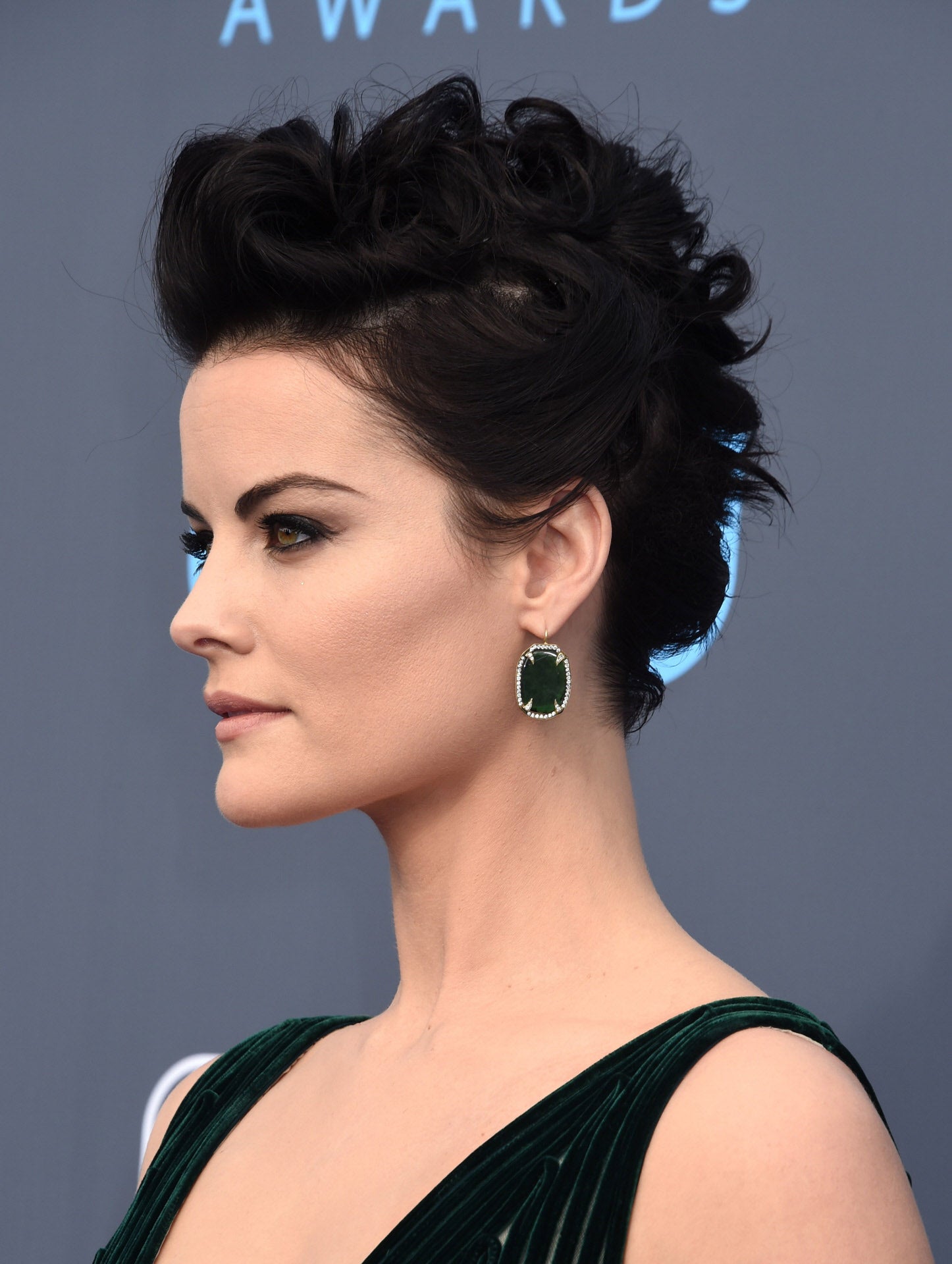 Los mejores peinados de los Critics Choice Awards 2018: Jaimie Alexander