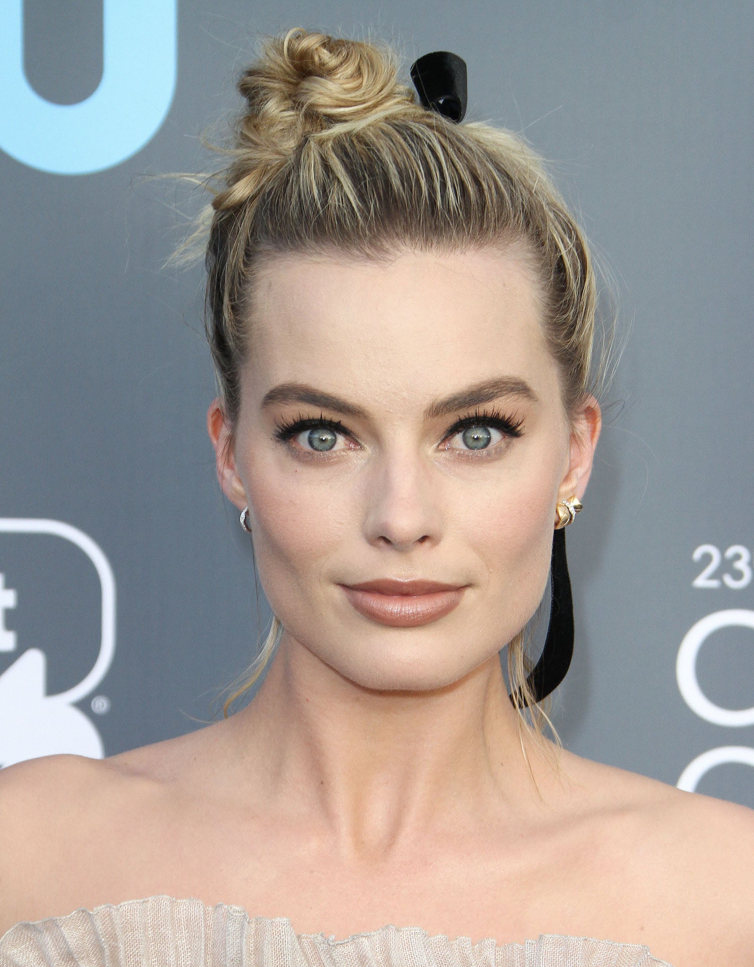 Los mejores peinados de los Critics Choice Awards 2018: Margot Robbie