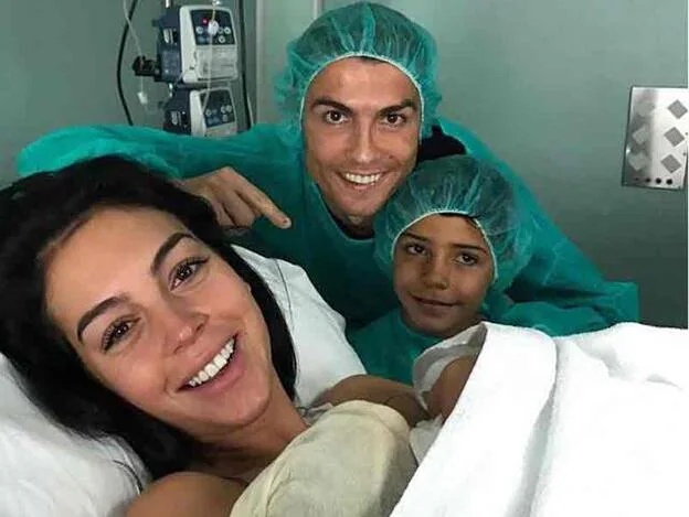 La foto de familia de Cristiano Ronaldo que ha batido récords en las redes./instagram.