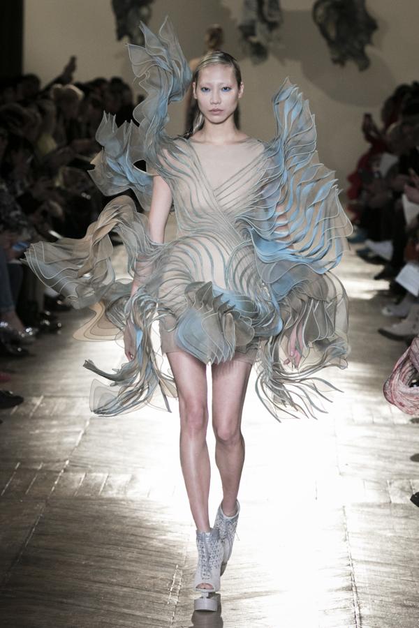 Los mejores looks de la Alta Costura de París: Iris van Herpen