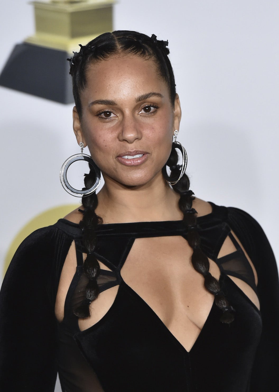 Los peinados y maquillajes de los Premios Grammy 2018: Alicia Keys