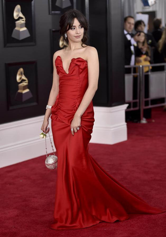 El look de Camila Cabello en la alfombra roja de los Grammy 2018