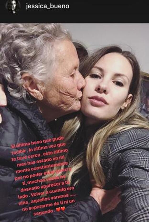 Una de las imagenes con las que la modelo se ha despedido de su abuela.