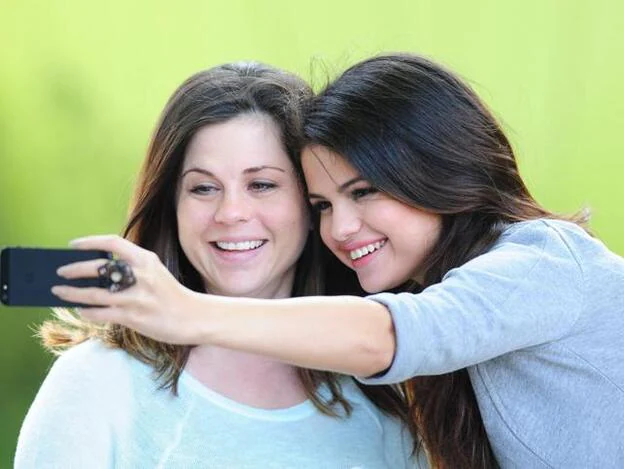 La madre de Selena Gómez se roconcilia con su hija en Instagram./Cordon Press