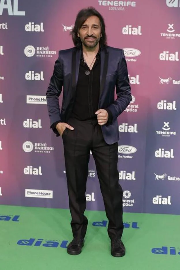 Antonio Carmona en la alfombra verde de los premios Cadena Dial./gtres