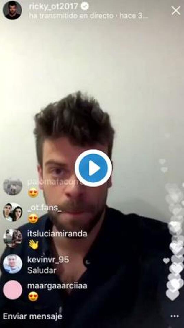 Ricky responde enfadado a sus fans, a través de un vídeo en directo.