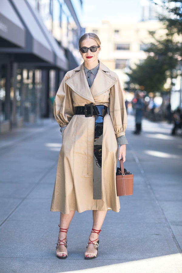 Tres formas de llevar el trench con estilo: Neoclásico