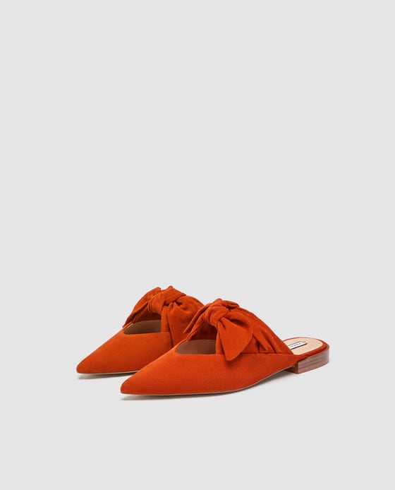 Mules color teja con lazo de Zara (29,95 euros)