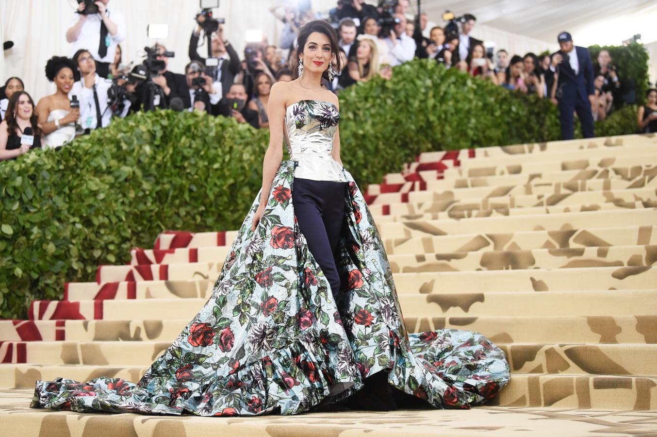 Los vestidos más bonitos de la Gala Met: Amal Clooney