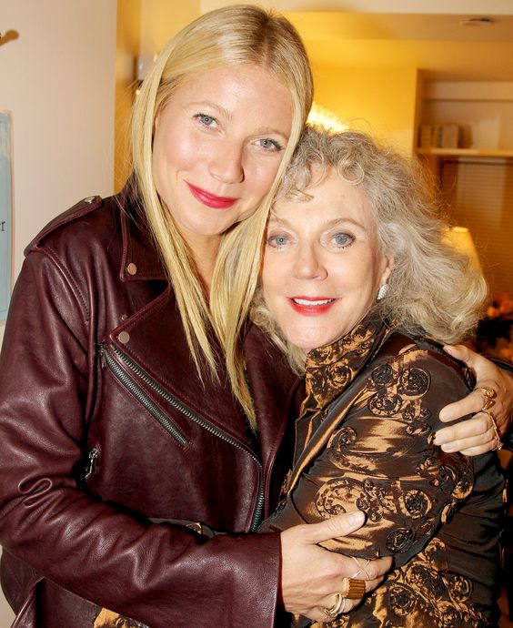 Famosas que se parecen a sus madres: Gwyneth Paltrow Blythe Danner