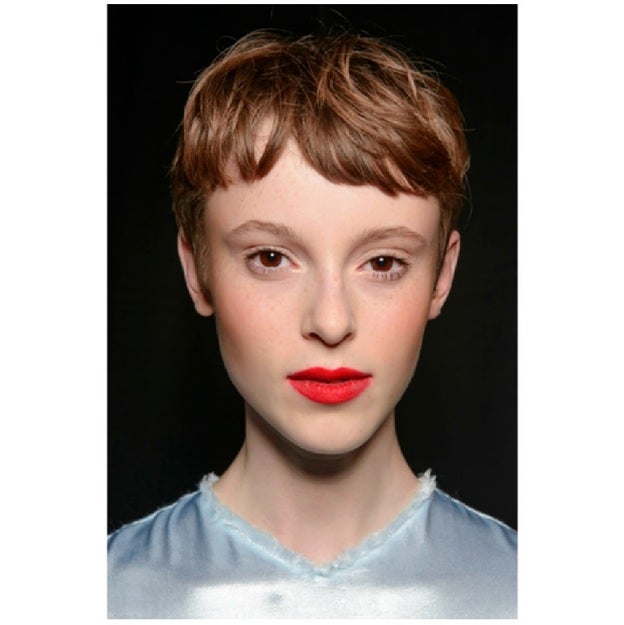 Look beauty de una modelo en el desfile de Sonia Rykiel.