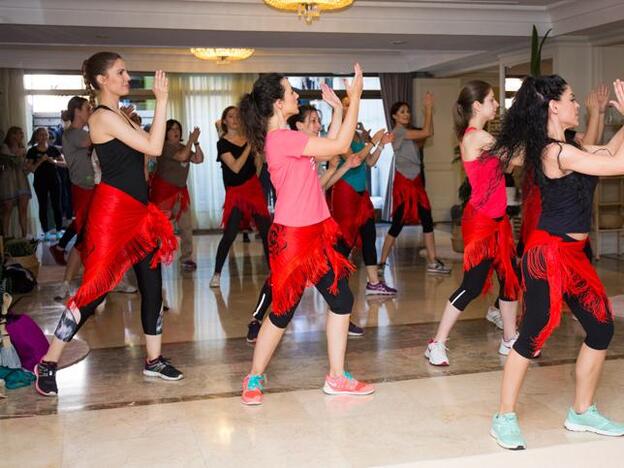 Las asistentes durante la clase de Olefit.