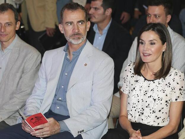 Don Felipe y doña Letizia en uno de sus últimos actos de la semana pasada, el encuentro anual de 'Rescatadores de talento'./gtres