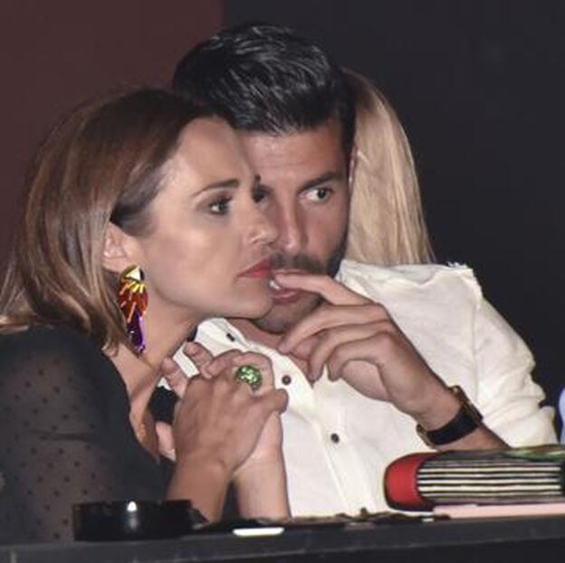 Paula y Miguel disfrutaron de confidencias durante la noche.