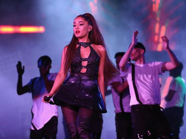 Ariana Grande ha anunciado que una de las canciones de su nuevo disco llevará el nombre de su prometido, Pete Davidson./getty images