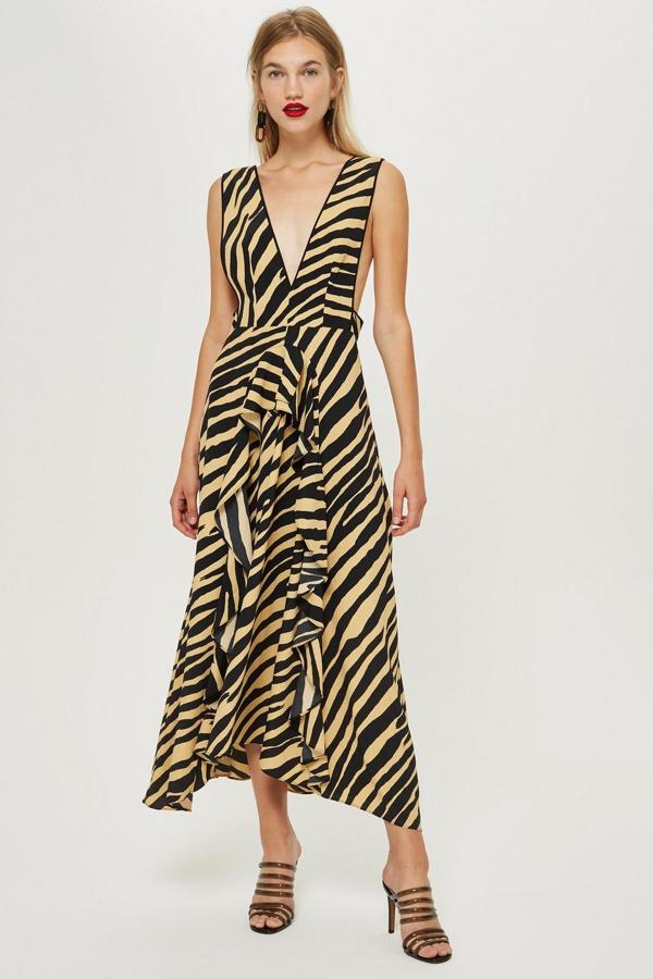 Ni serpiente, ni leopardo. El animal print que despunta es este. Vestido invitada