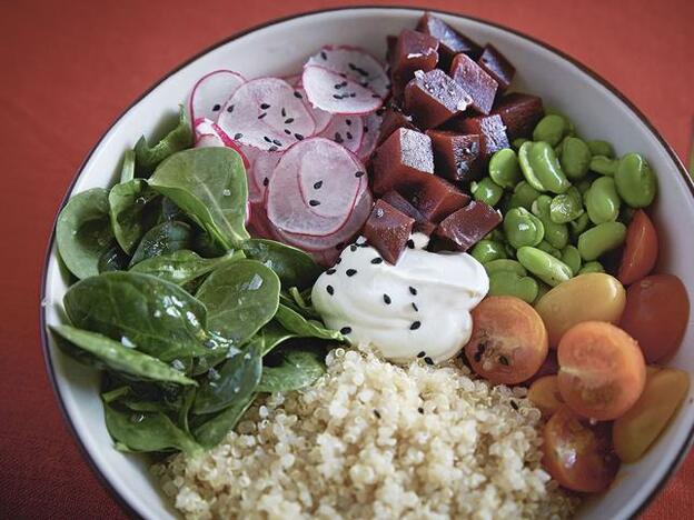 Prueba a hacer este buddha 'bowl' de quinoa.