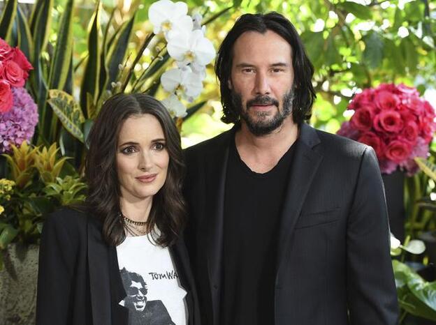 Winona Ryder y Keanu Reeves posando juntos en un photocall hace unos días./gtres