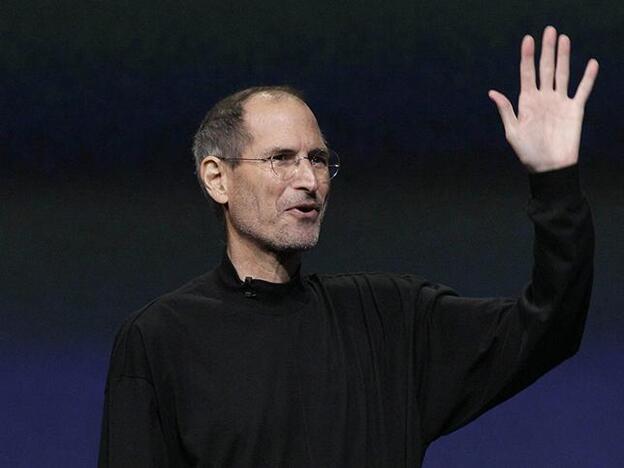 Steve Jobs anuncia su dimisión como consejero de Apple en 2011.