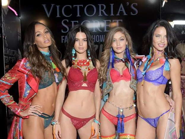 Este año las modelos del desfile de Victoria's Secret irán maquilladas con los productos de Charlotte Tilbury./getty