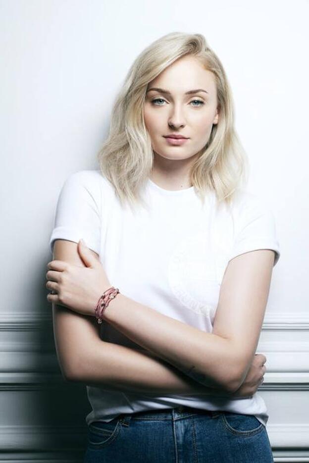 Sophie Turner ha diseñado el nuevo Silver Lockit de Louis Vuitton a beneficio de UNICEF