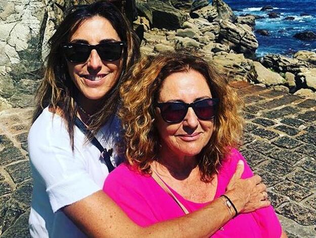 Paz Padilla junto a su hermana Soledad en San Sebastián./Instagram.