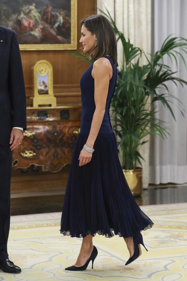 Letizia repite vestido y presume de tipazo en la primera cena con el  Presidente de China | Mujer Hoy