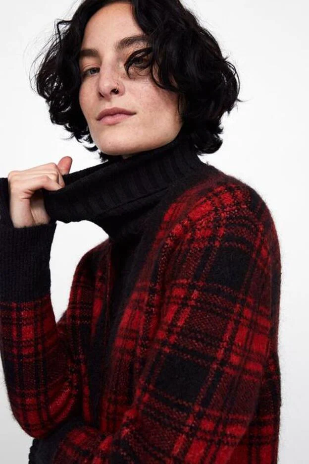 Zara tiene la chaqueta-abrigo-vestido que no quitarás en todo invierno | Mujer Hoy