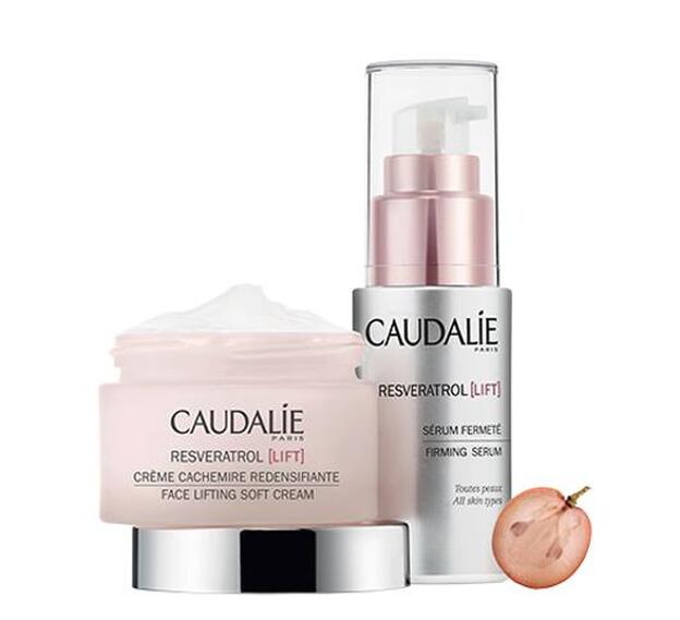 Resveratrol Lift Crème Cachemire Redensifiante (43,70 €) y Sérum Fermeté (50,40 €) de Caudalie.