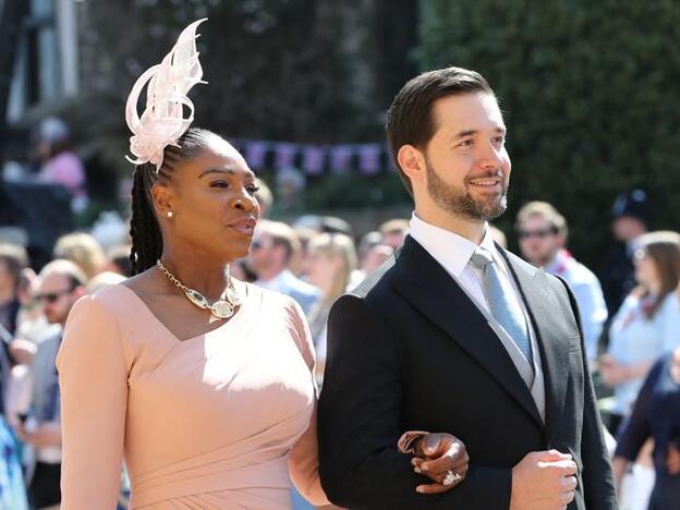 Serena Williams y su marido, Alexis Ohanian, en la boda de Meghan Markle con el príncipe Harry. Recuerda los invitados que asistieron pinchando sobre la foto./