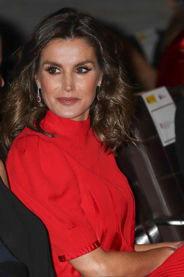 Doña Letizia durante los premios nacionales de moda./Gtres