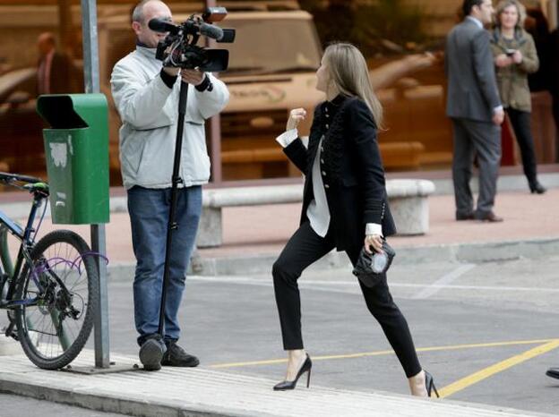 Letizia se 'ha copiado' a sí misma este look que llevó en el invierno de 2018.