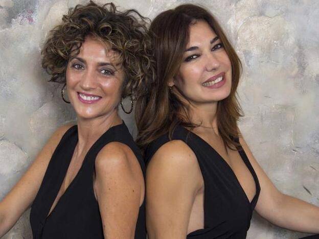 Ana García Lozano junto a Raquel Revuelta.