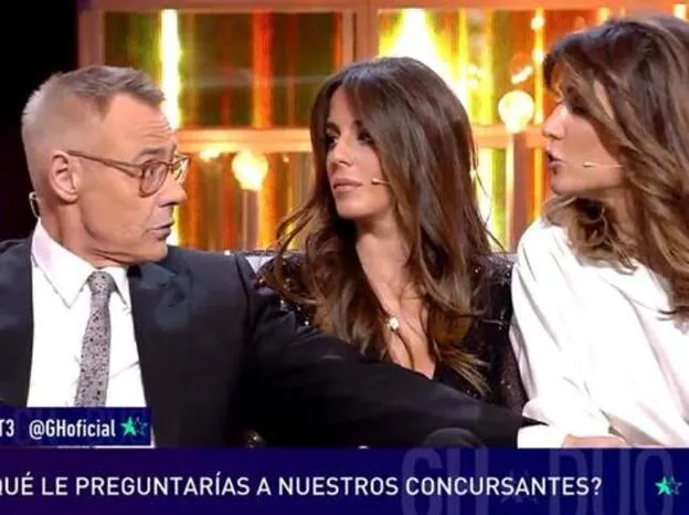 Jordi González pregunta a Nagore Robles por su crisis de pareja con Anabel Pantoja como testigo. Pincha sobre la foto para ver las parejas más famosas de lesbianas./telecinco.