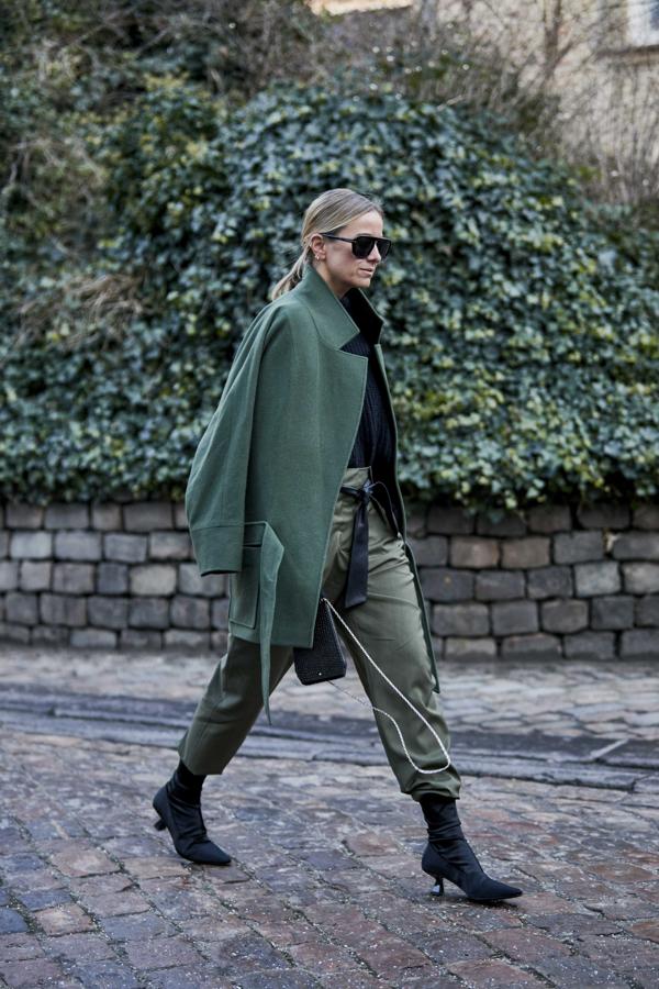 10 tendencias de primavera que hemos visto en el "street style" de Copenhague. El abrigo verde.