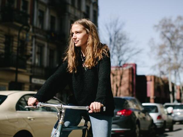 Haz click en la imagen para descubrir las mejores ciudades de Europa para recorrer en bici en verano./getty