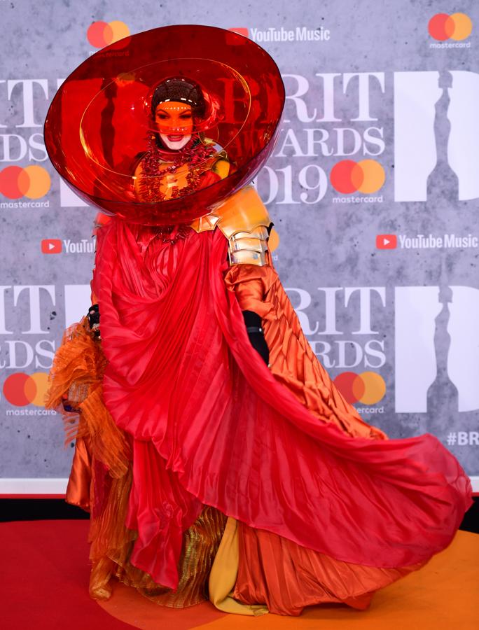 Los looks de Brit Awards 2019 que no nos gustaría ver en los Oscar: Daniel Lismore