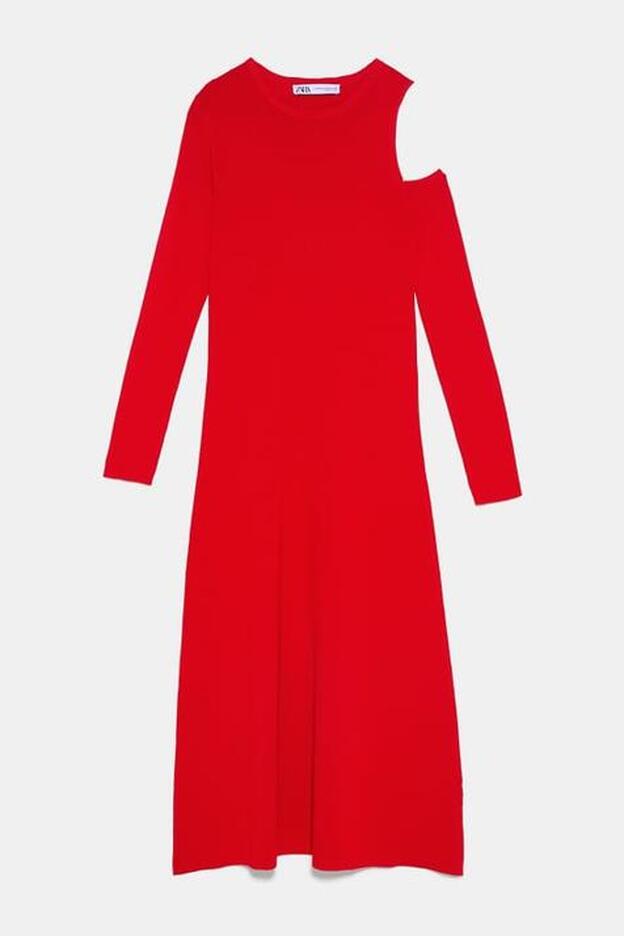 El vestido rojo 'cut out' de Zara que le encantaría a Victoria Beckham.