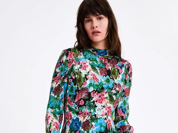 Pincha en la imagen para fichar las prendas de nueva colección que más arrasan entre las 'influencers'./Zara.