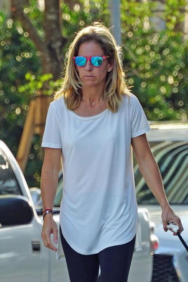 Arantxa Sánchez Vicario paseando por las calles de Miami. Pincha sobre la foto para ver las parejas que rompieron en 2018./GTRES.