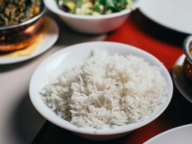 El arroz integral tiene las mismas calorías que el arroz blanco?