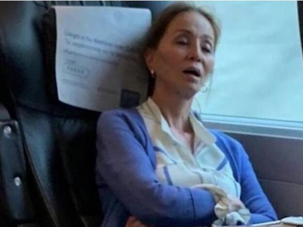 Isabel Preysler dormida.