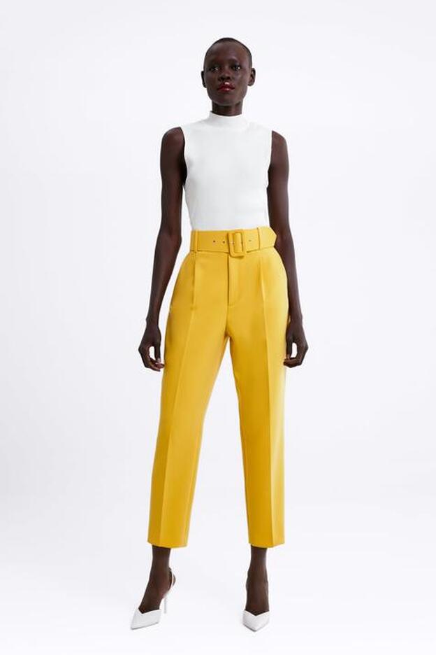 Pantalón de Zara, 29,95 euros.