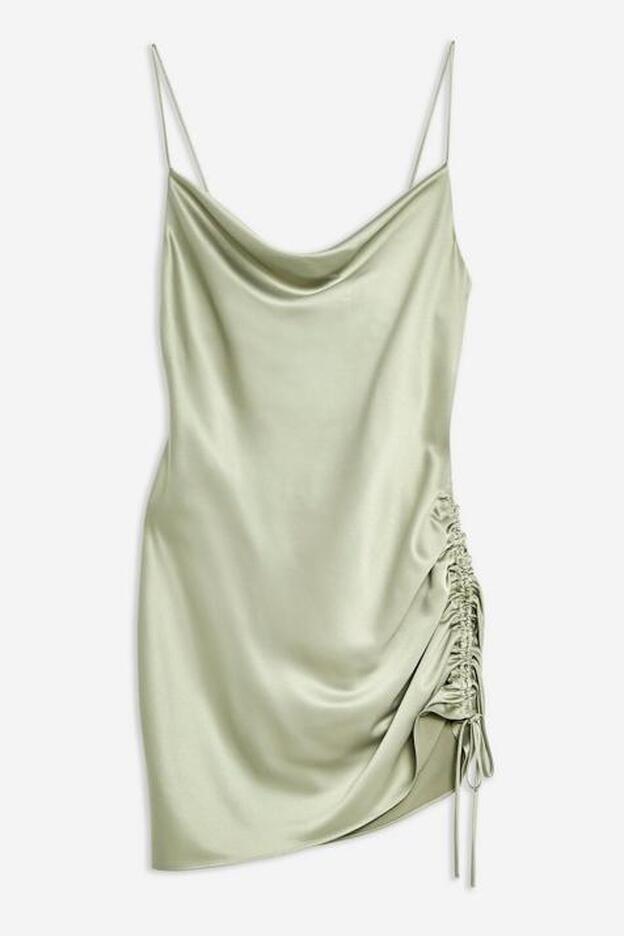 Vestido lencero mini satinado de Topshop. (40 euros).