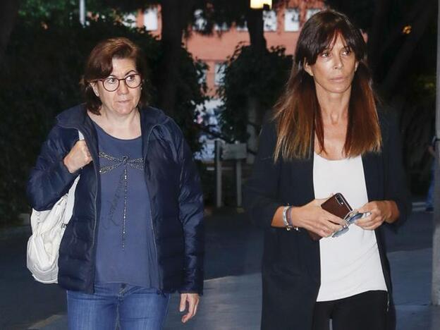 Lydia Bosch y Luisa Martín llegando a la capilla ardiente.